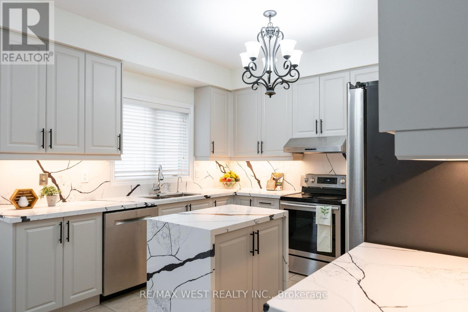 Photo 20 of 8 Yellow Avens Boulevard, Brampton ON