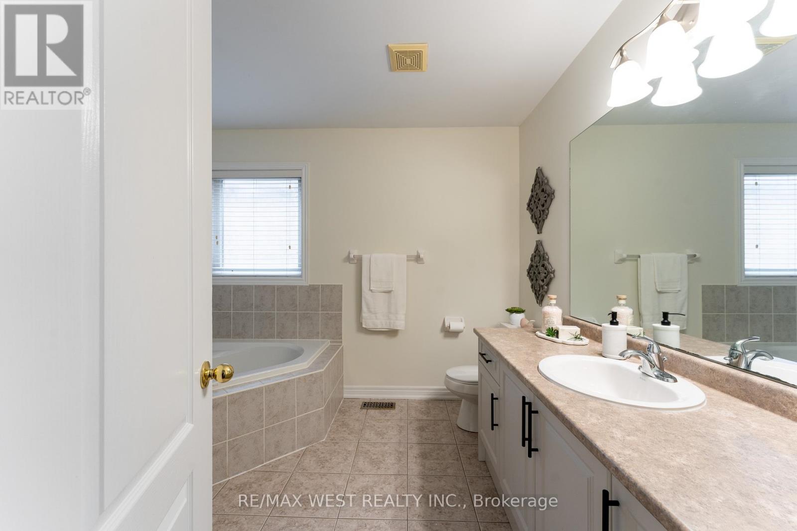 Photo 26 of 8 Yellow Avens Boulevard, Brampton ON