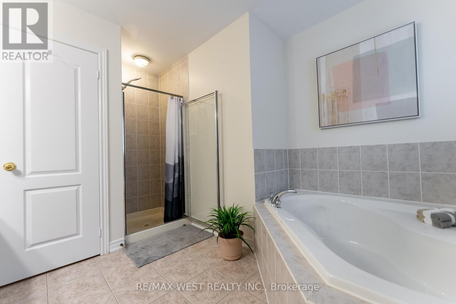 Photo 27 of 8 Yellow Avens Boulevard, Brampton ON