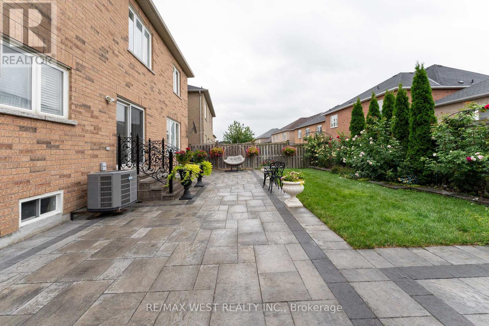 Photo 43 of 8 Yellow Avens Boulevard, Brampton ON