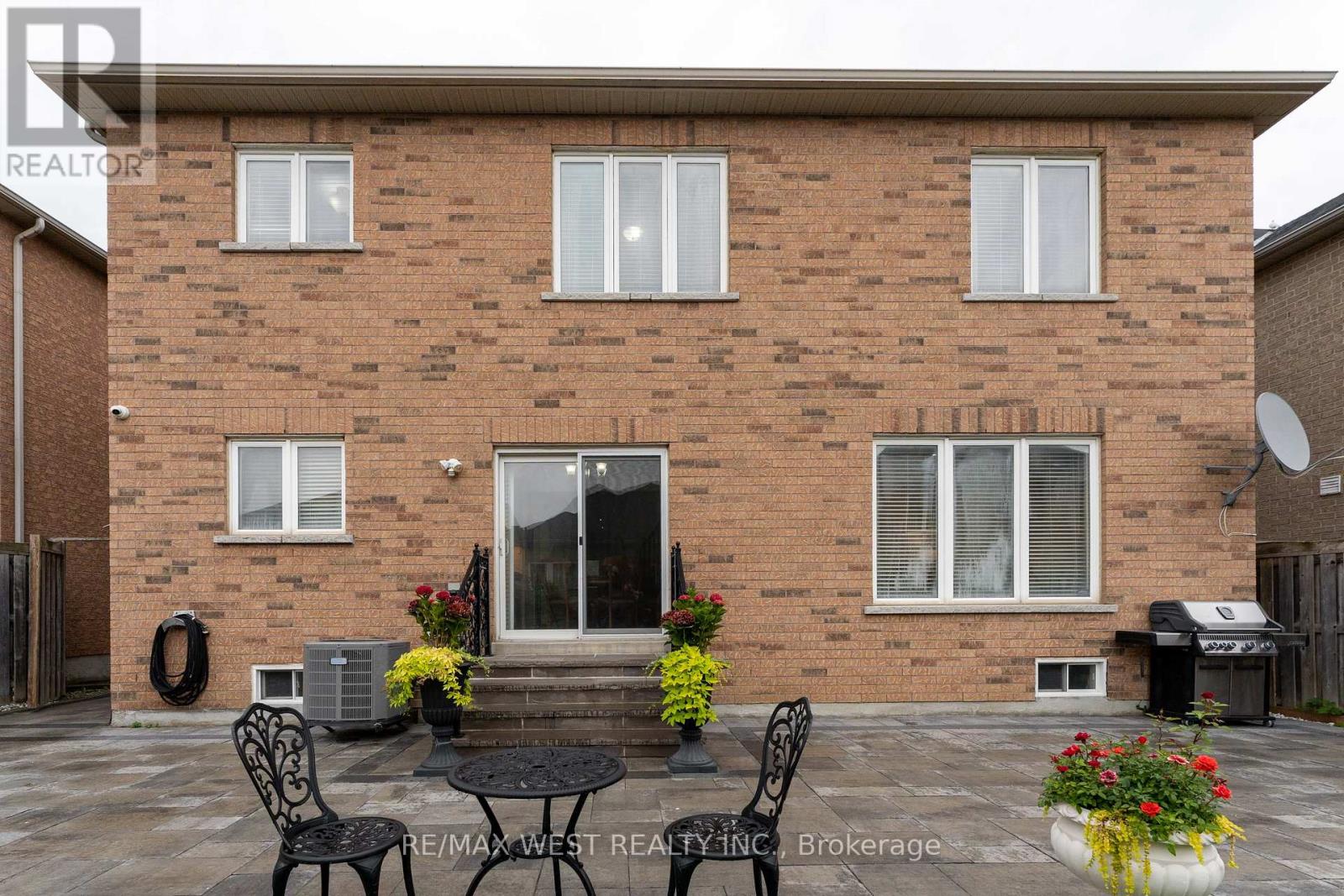 Photo 45 of 8 Yellow Avens Boulevard, Brampton ON