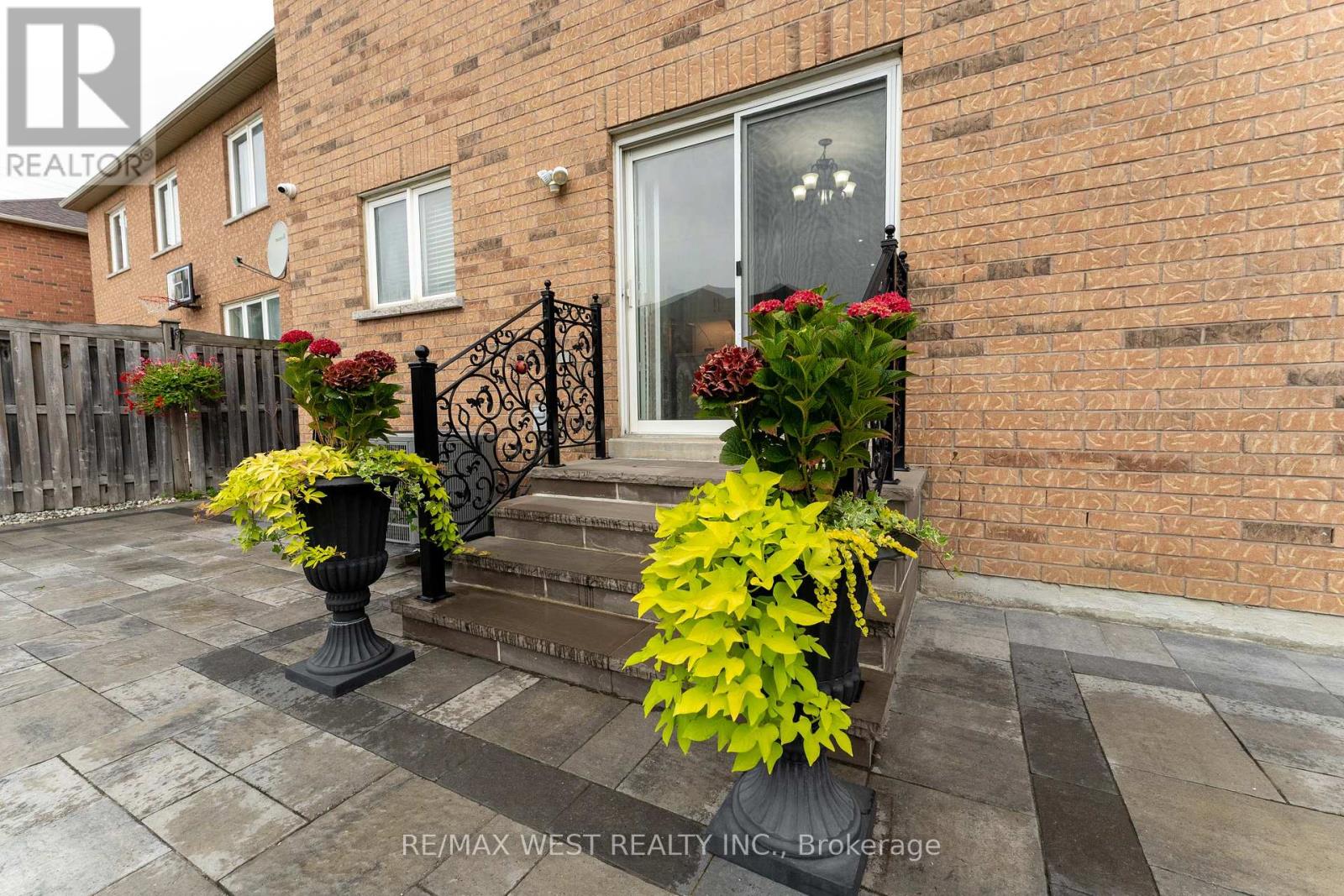 Photo 49 of 8 Yellow Avens Boulevard, Brampton ON