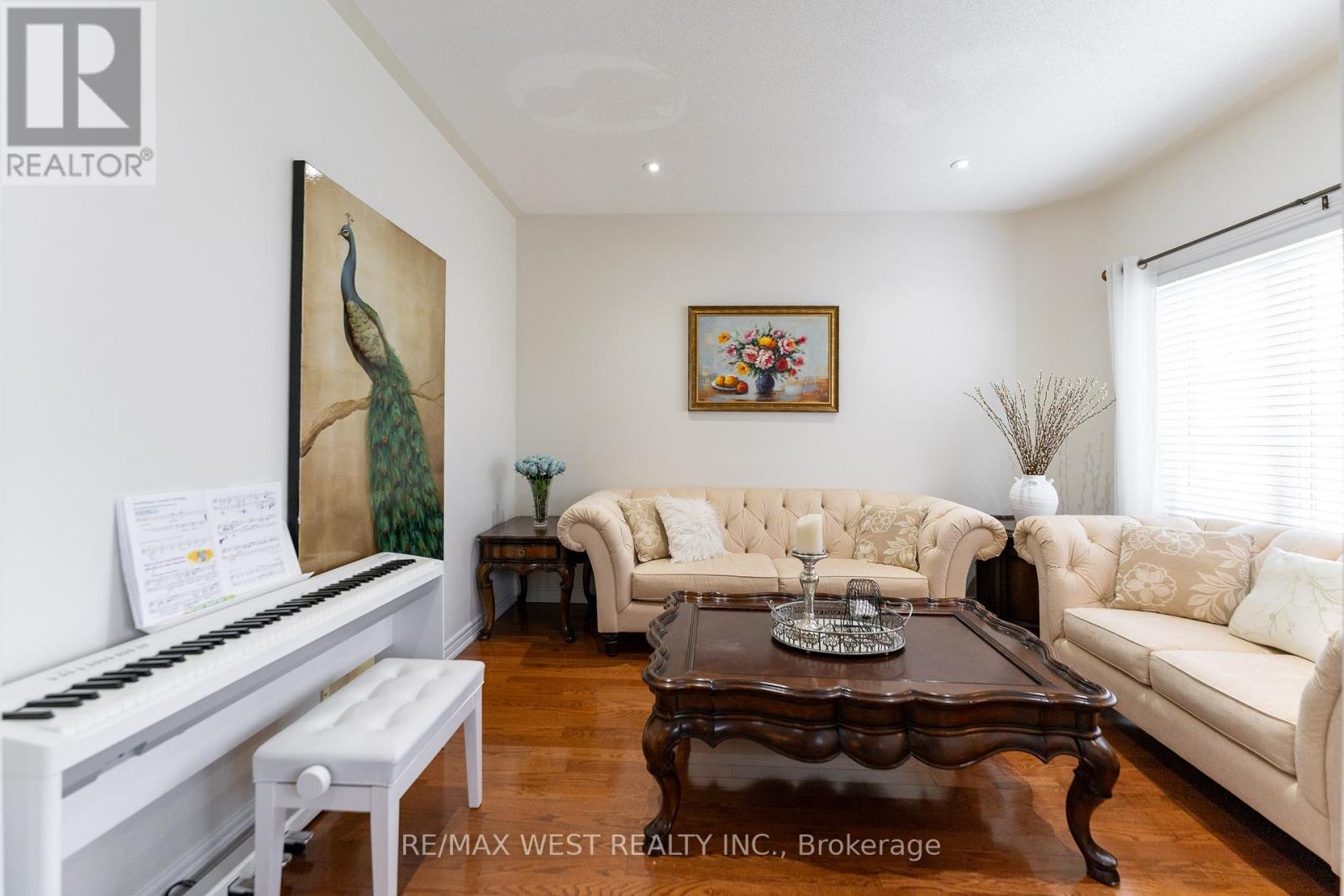 Photo 7 of 8 Yellow Avens Boulevard, Brampton ON
