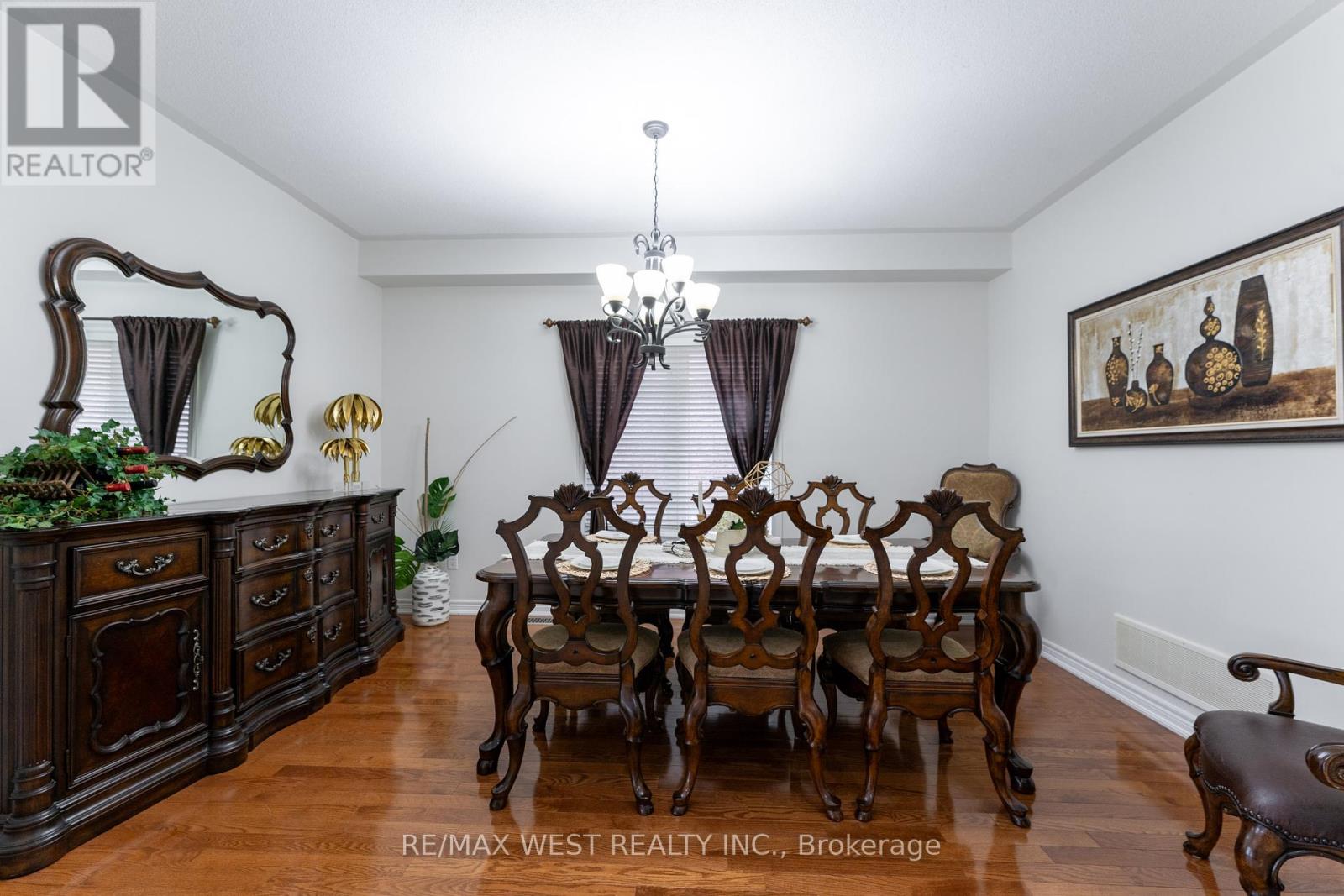 Photo 9 of 8 Yellow Avens Boulevard, Brampton ON