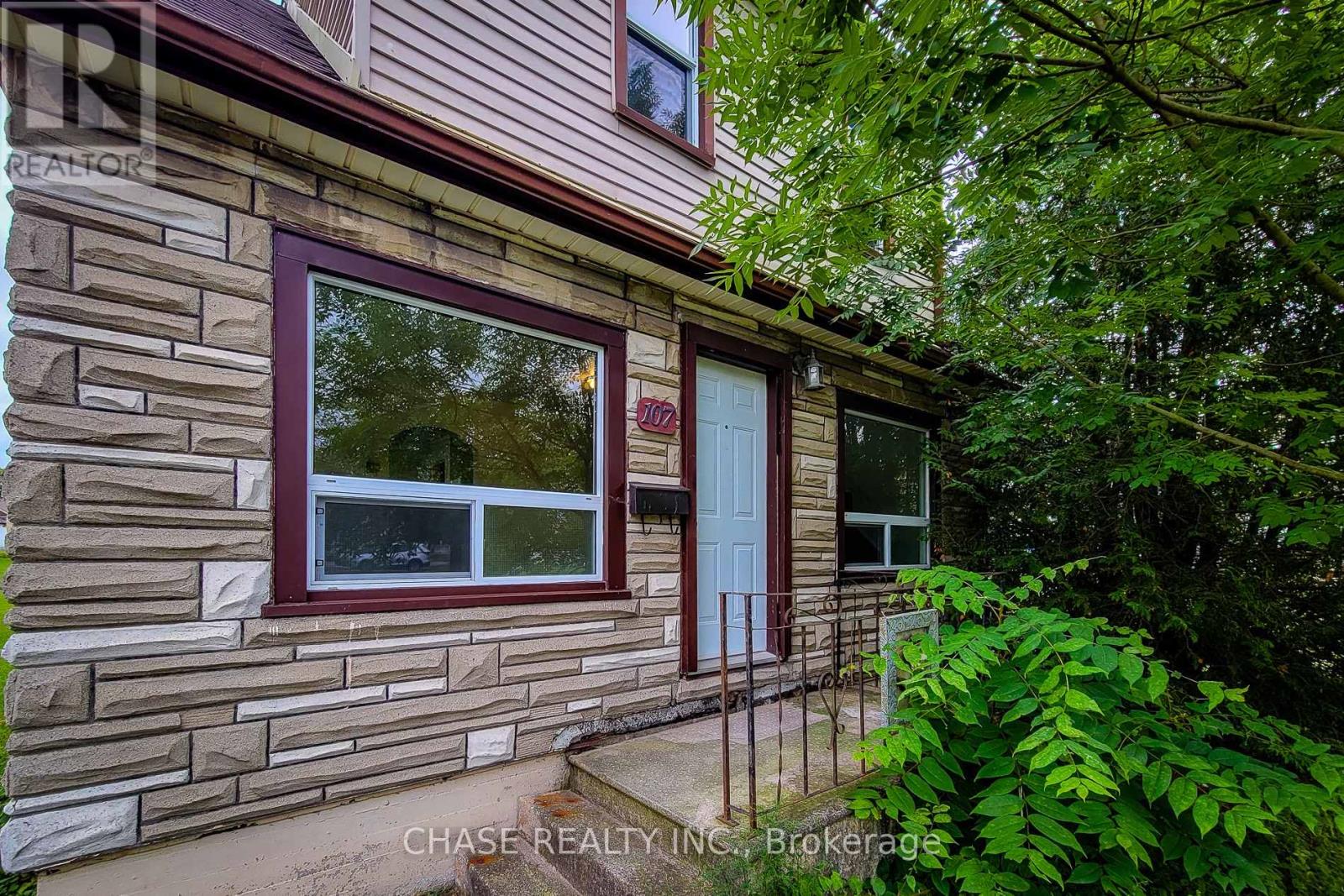 Photo 19 of 107 Saint George Street, Welland ON