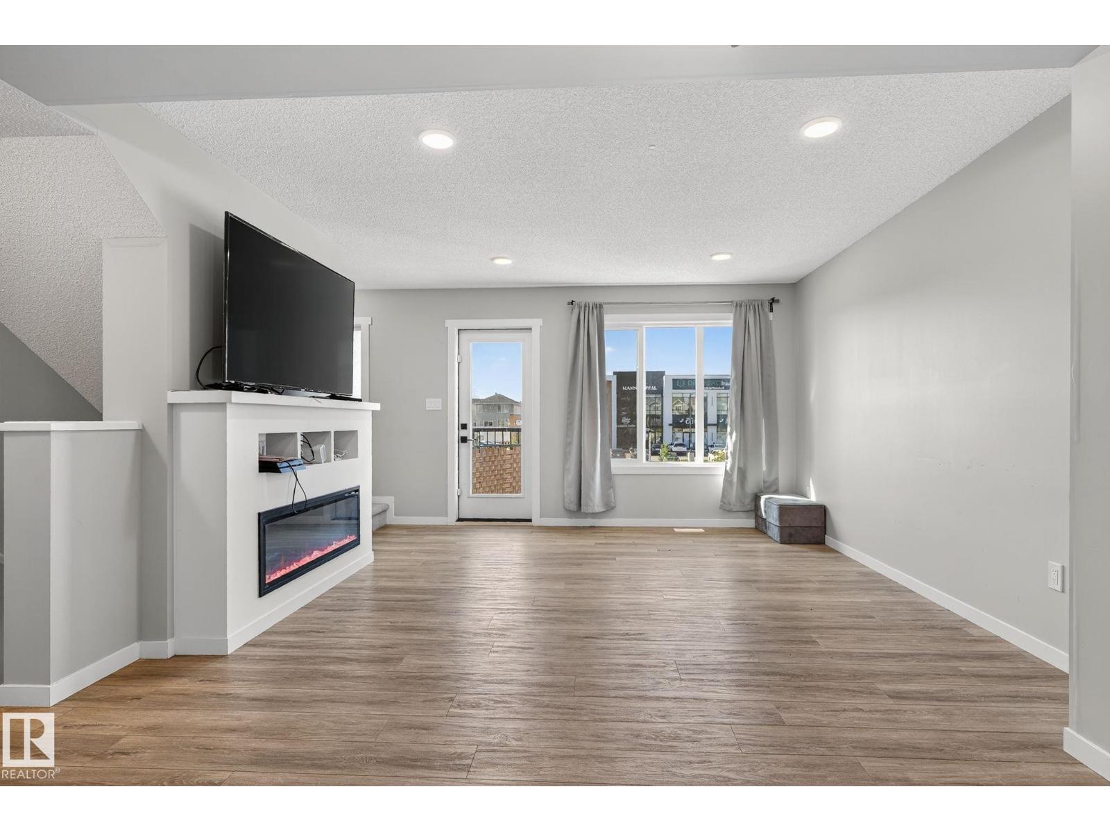 Photo 8 of 1234 Aster Bv Nw, Edmonton AB