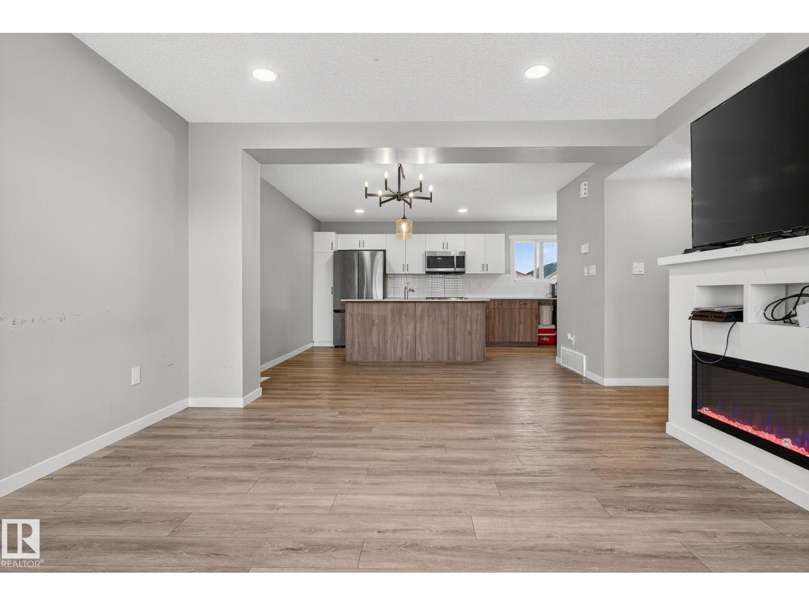 Photo 9 of 1234 Aster Bv Nw, Edmonton AB