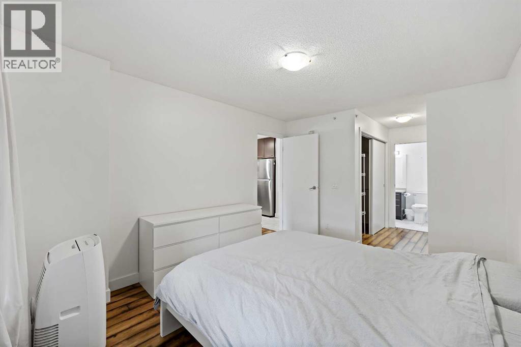 Single Family House for Sale in   Richard Court SW Lincoln Park Calgary 