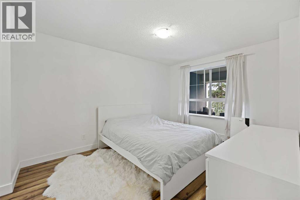 Single Family House for Sale in   Richard Court SW Lincoln Park Calgary 