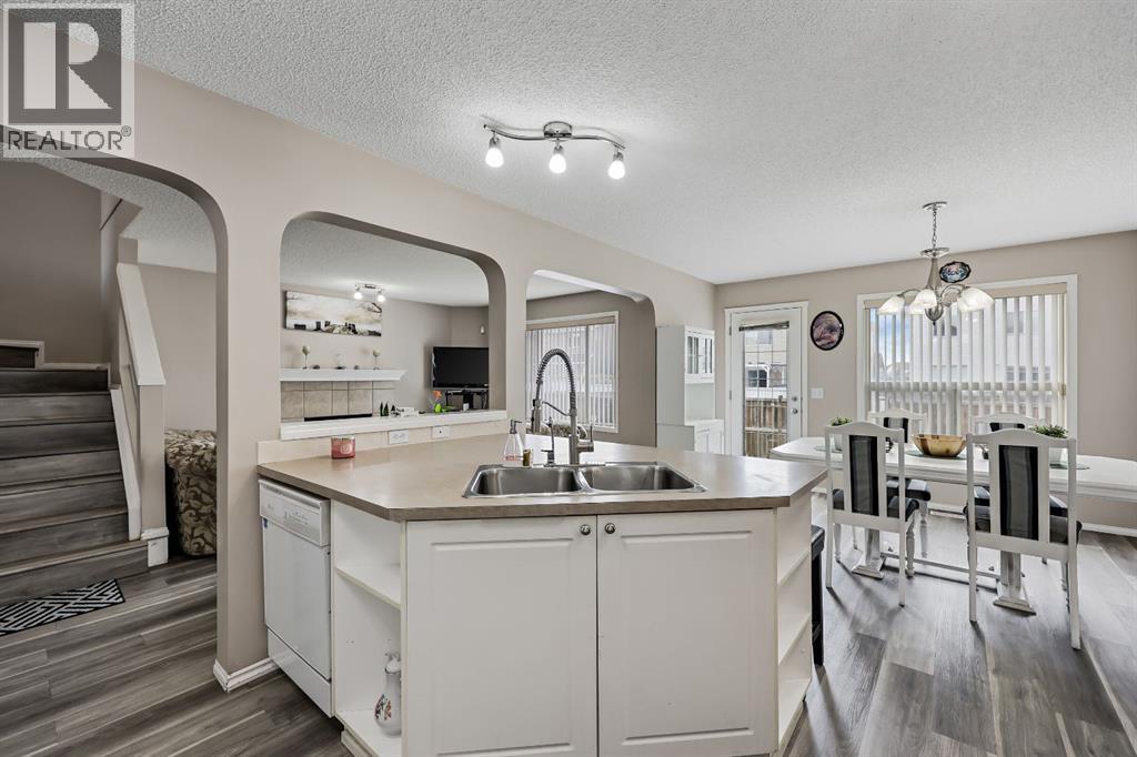 Single Family House for Sale in  Saddleridge Close NE Saddle Ridge Calgary 