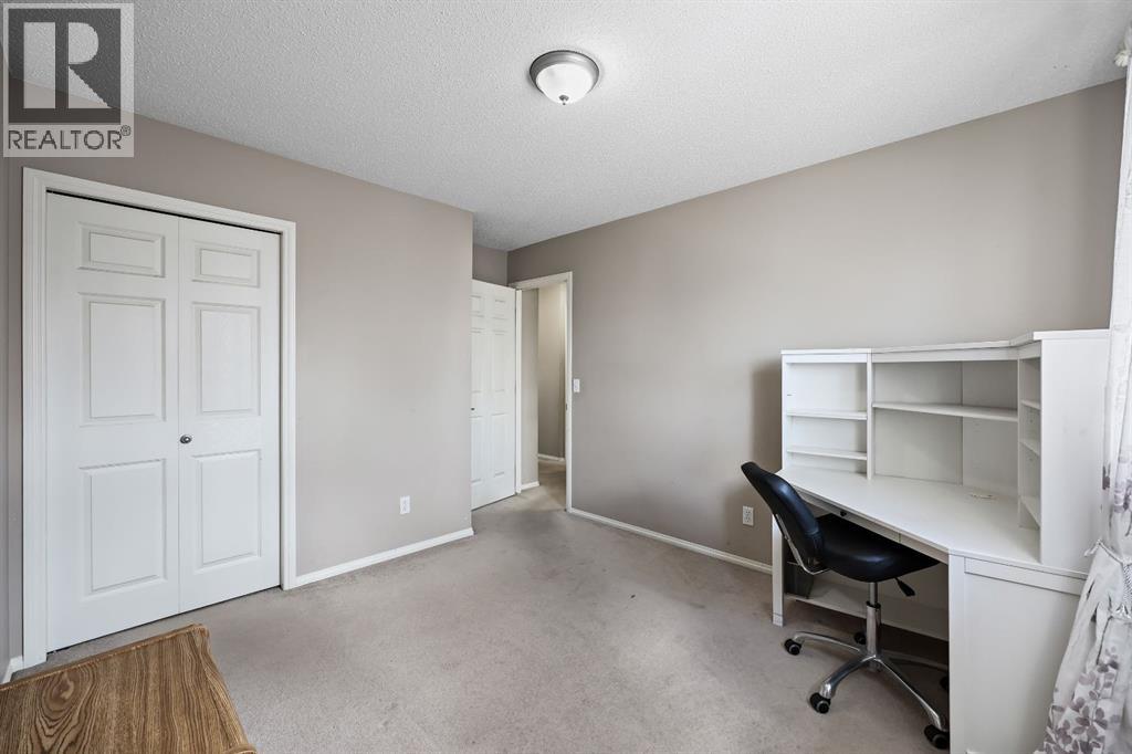 Single Family House for Sale in  Saddleridge Close NE Saddle Ridge Calgary 