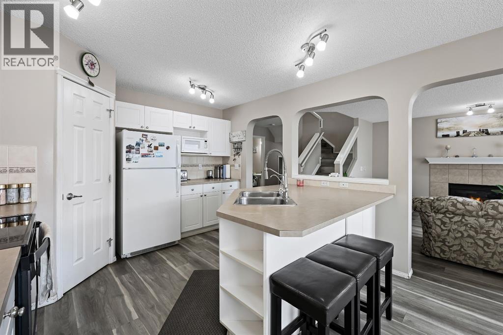 Single Family House for Sale in  Saddleridge Close NE Saddle Ridge Calgary 