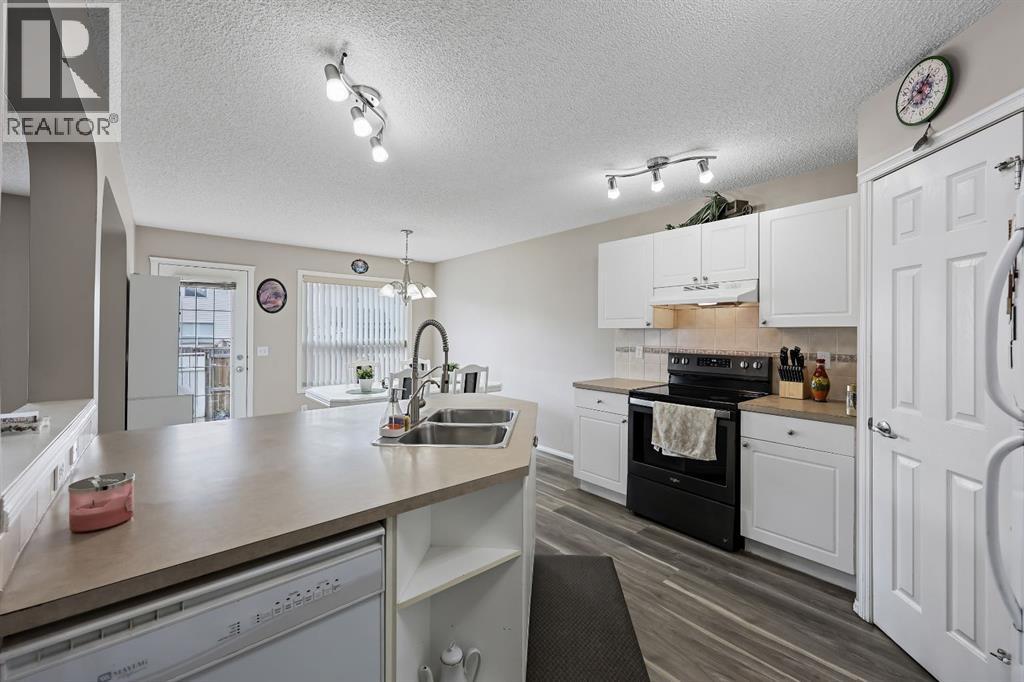 Single Family House for Sale in  Saddleridge Close NE Saddle Ridge Calgary 