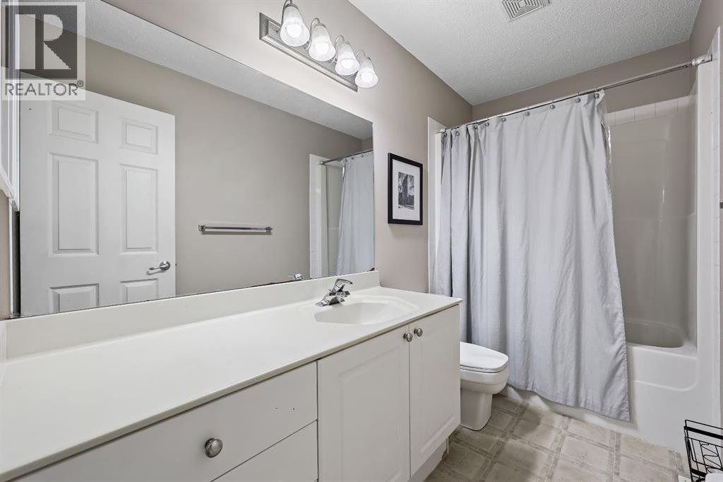 Single Family House for Sale in  Saddleridge Close NE Saddle Ridge Calgary 