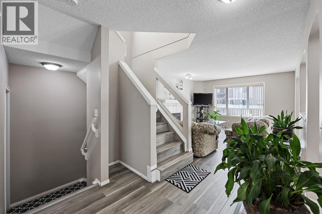 Single Family House for Sale in  Saddleridge Close NE Saddle Ridge Calgary 