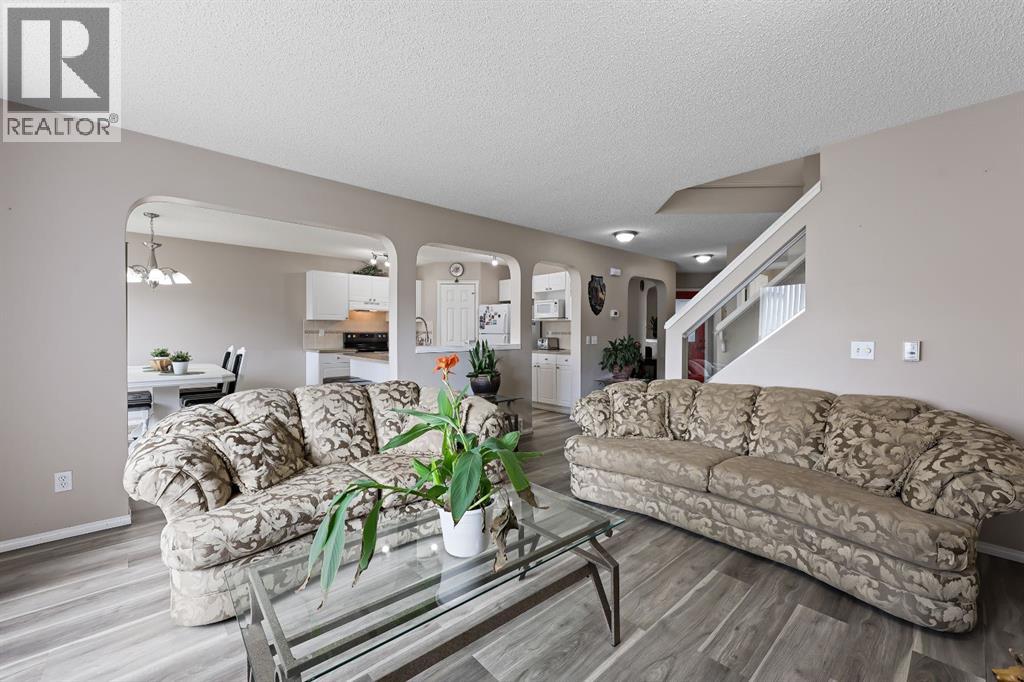 Single Family House for Sale in  Saddleridge Close NE Saddle Ridge Calgary 