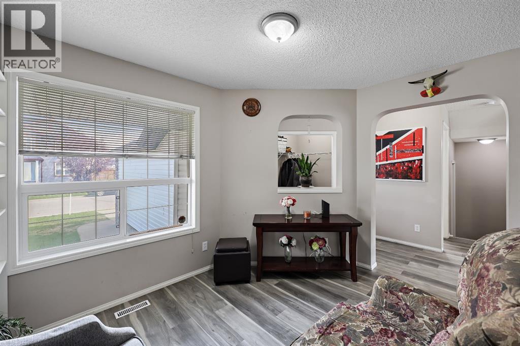 Single Family House for Sale in  Saddleridge Close NE Saddle Ridge Calgary 