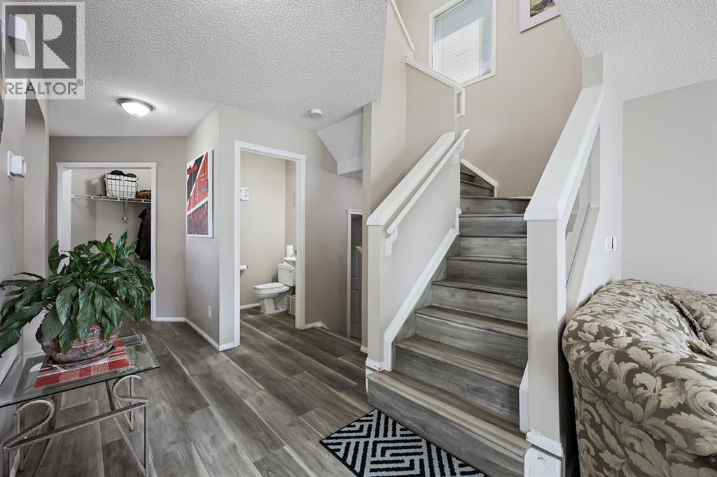 Single Family House for Sale in  Saddleridge Close NE Saddle Ridge Calgary 