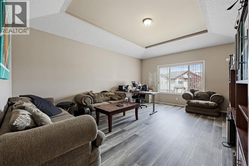 Single Family House for Sale in  Saddleridge Close NE Saddle Ridge Calgary 