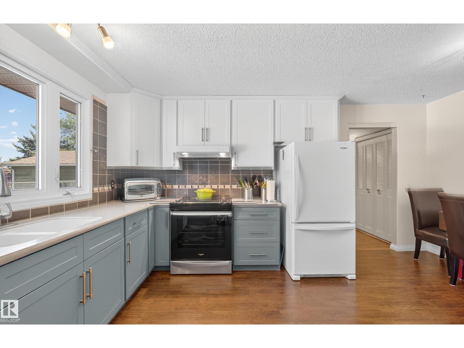 Photo 11 of 8 Gravenhurst Cr, Sherwood Park AB