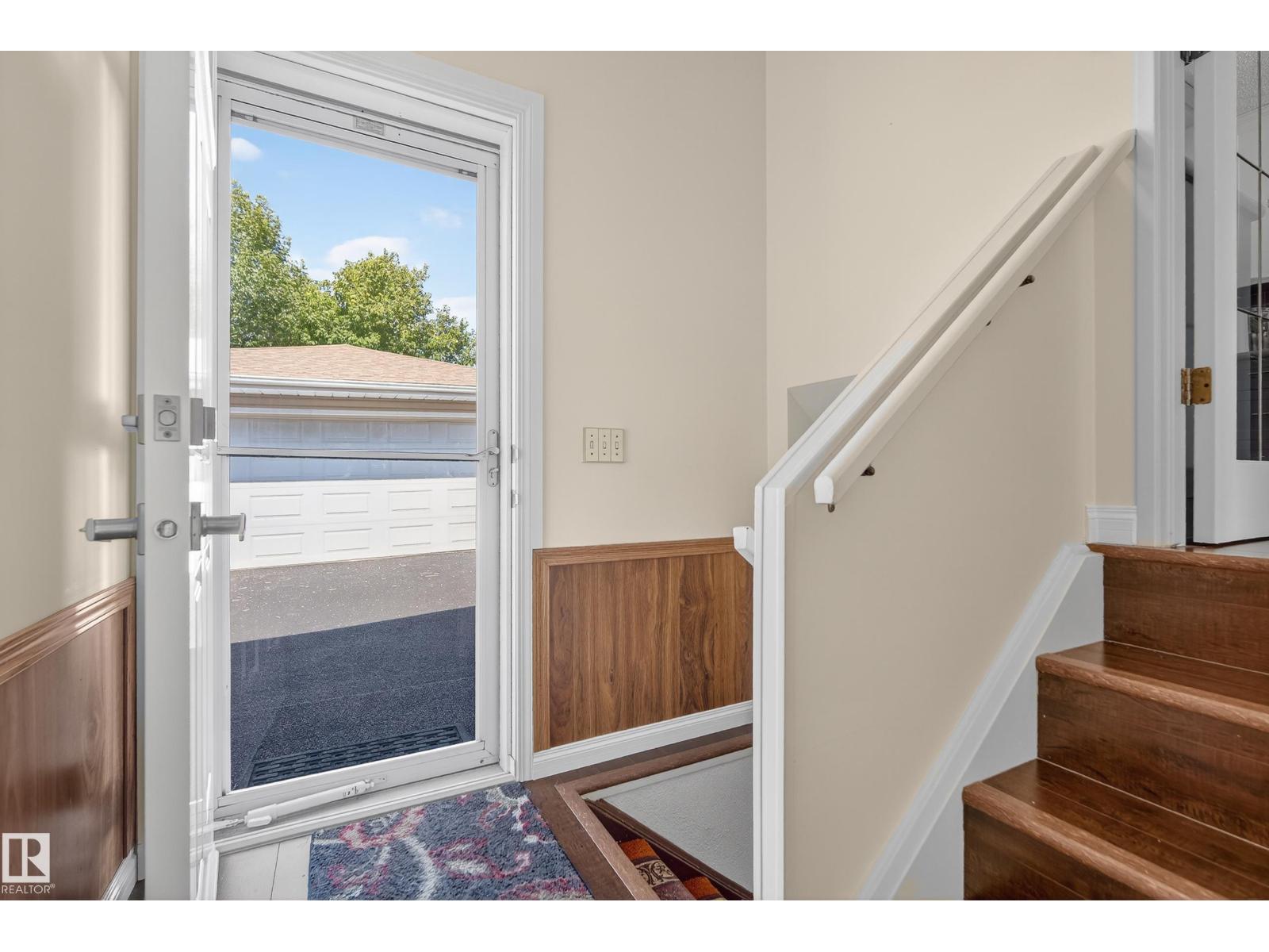 Photo 1 of 8 Gravenhurst Cr, Sherwood Park AB