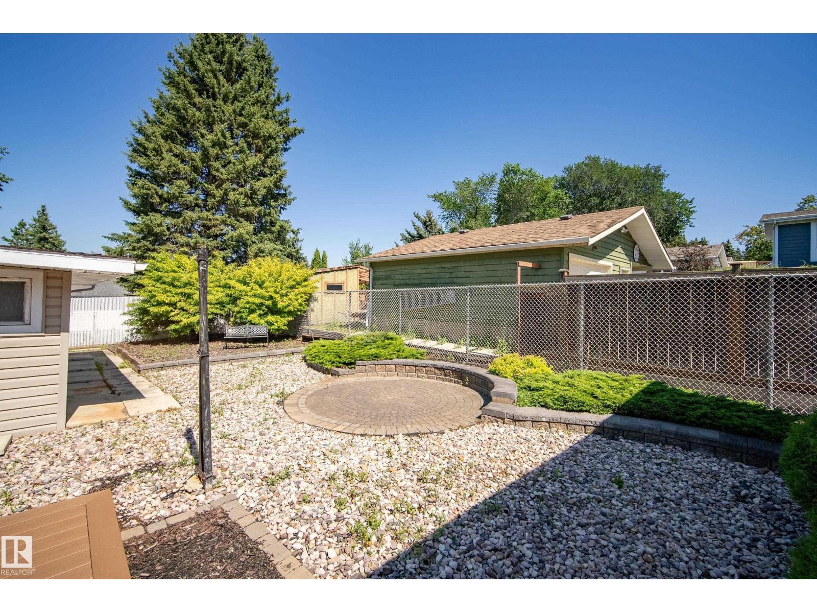 Photo 24 of 8 Gravenhurst Cr, Sherwood Park AB