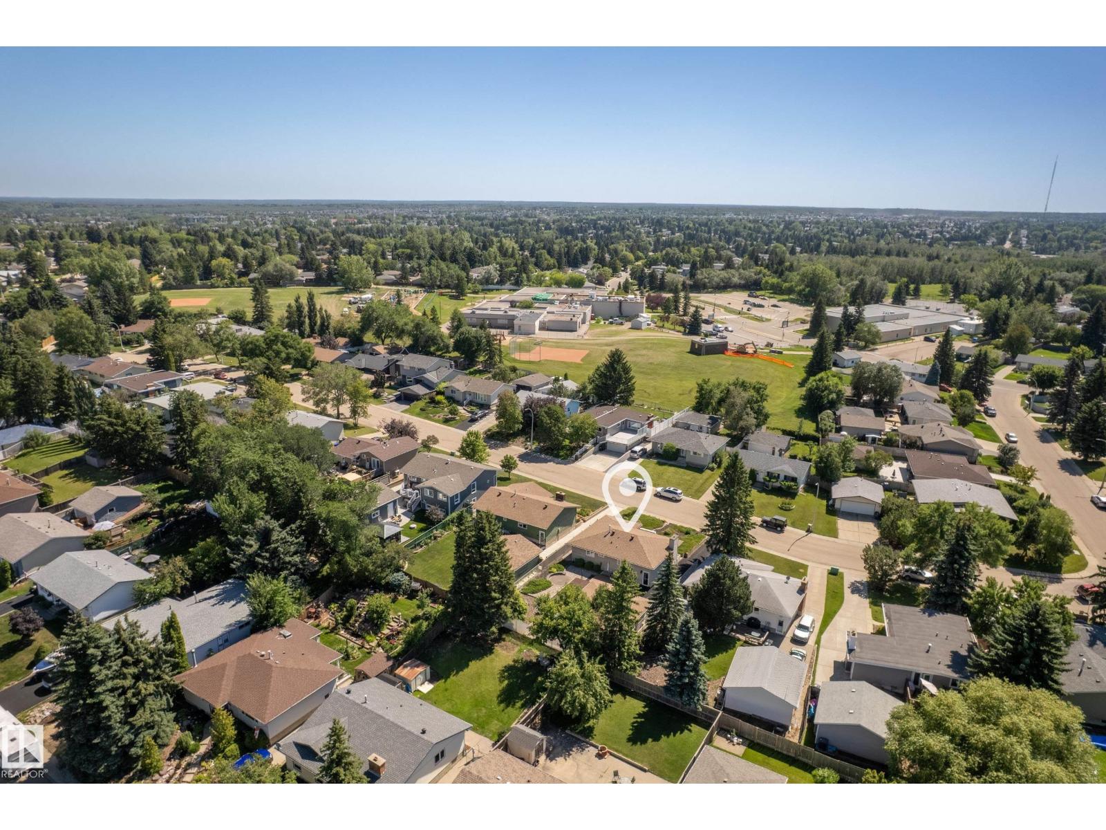 Photo 25 of 8 Gravenhurst Cr, Sherwood Park AB
