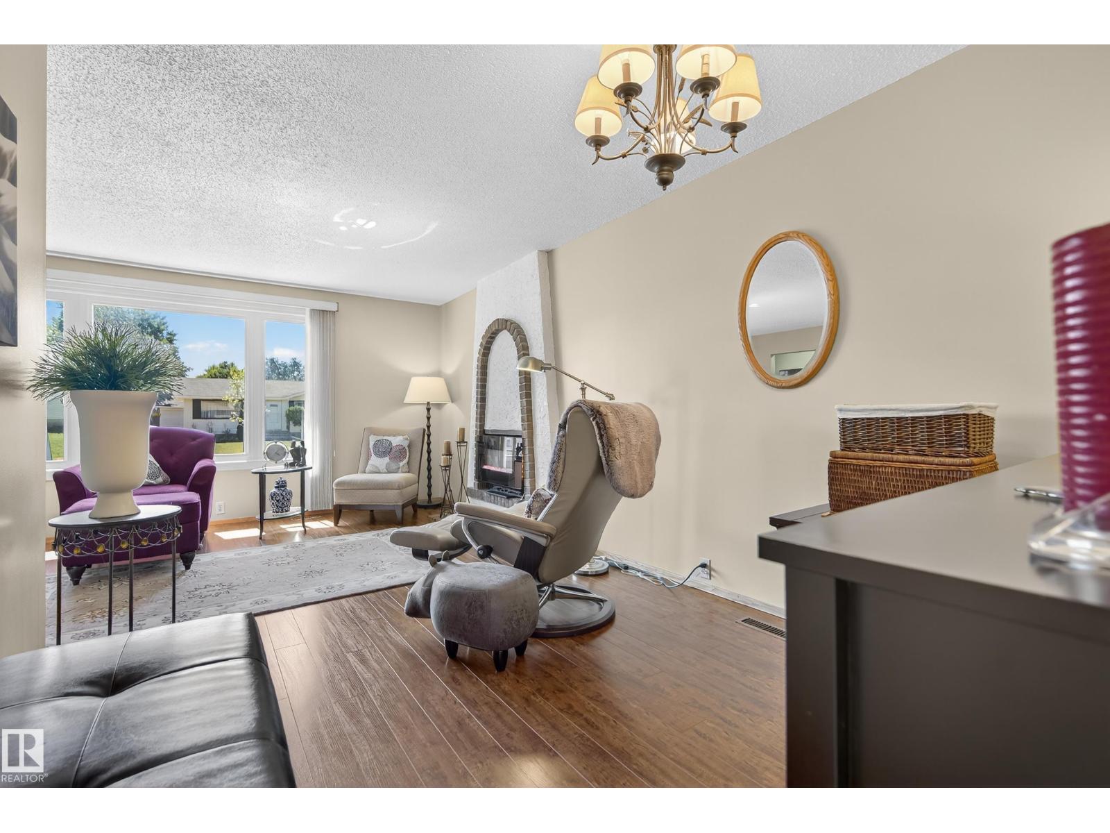 Photo 31 of 8 Gravenhurst Cr, Sherwood Park AB