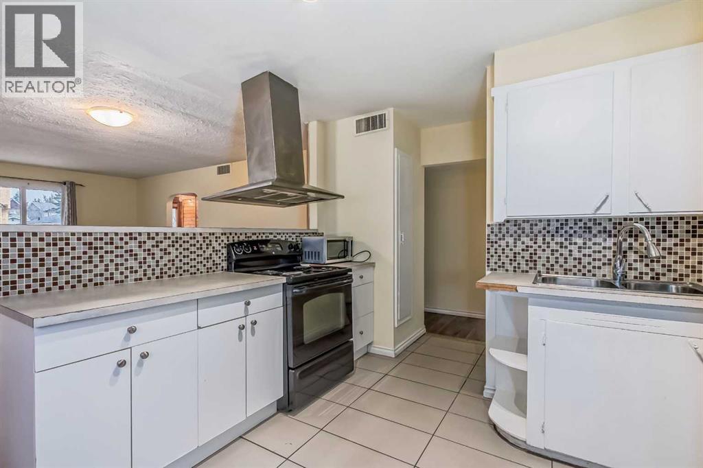 Single Family House Bungalow for Sale in  Broadview Road NW West Hillhurst Calgary 