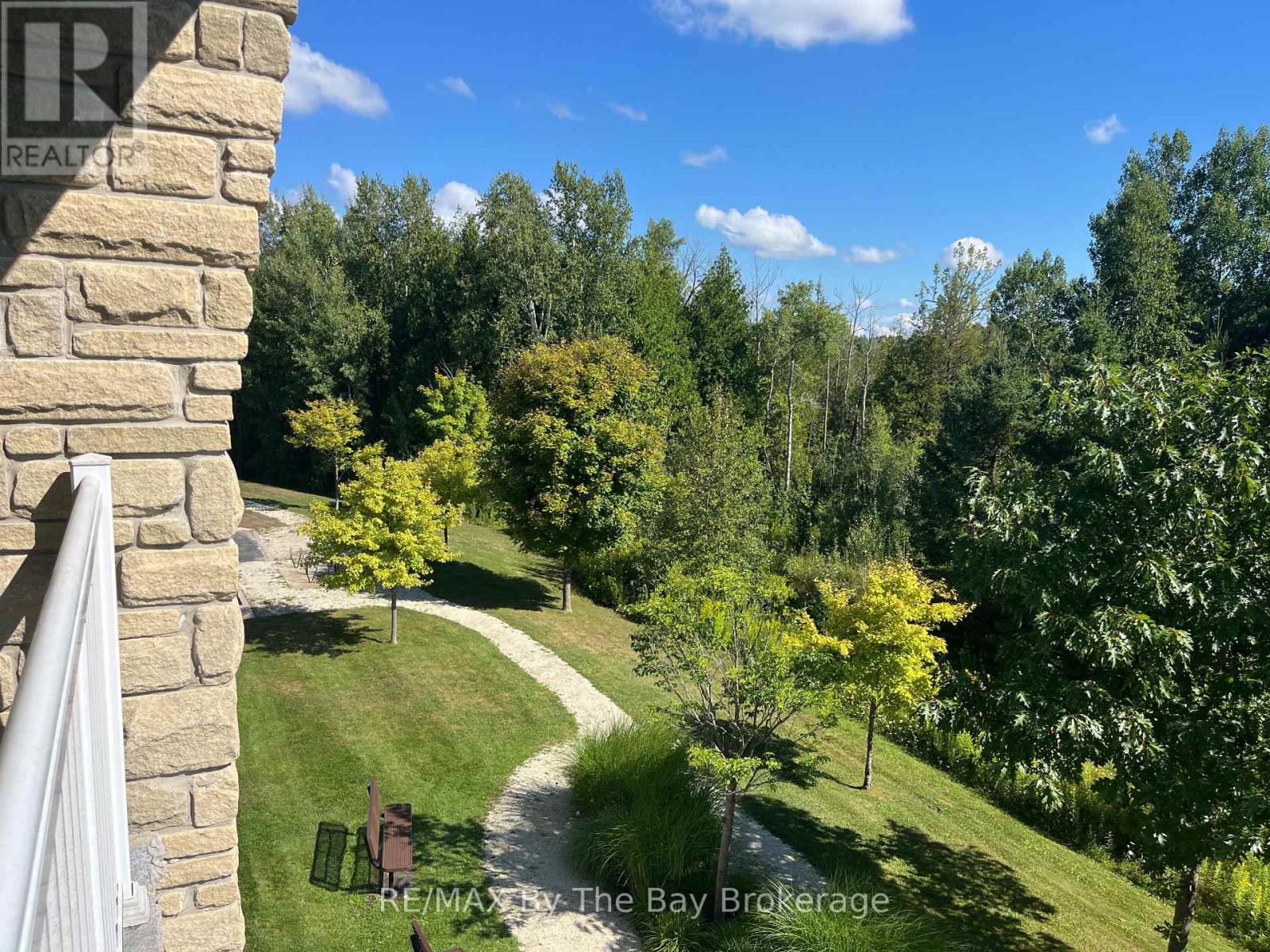 Photo 11 of 312 50 Mulligan Lane, Wasaga Beach ON