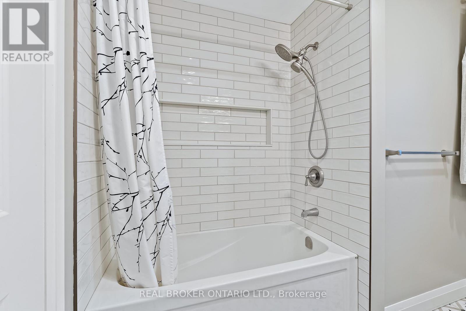 Photo 11 of 7142 7 Highway, Halton Hills ON