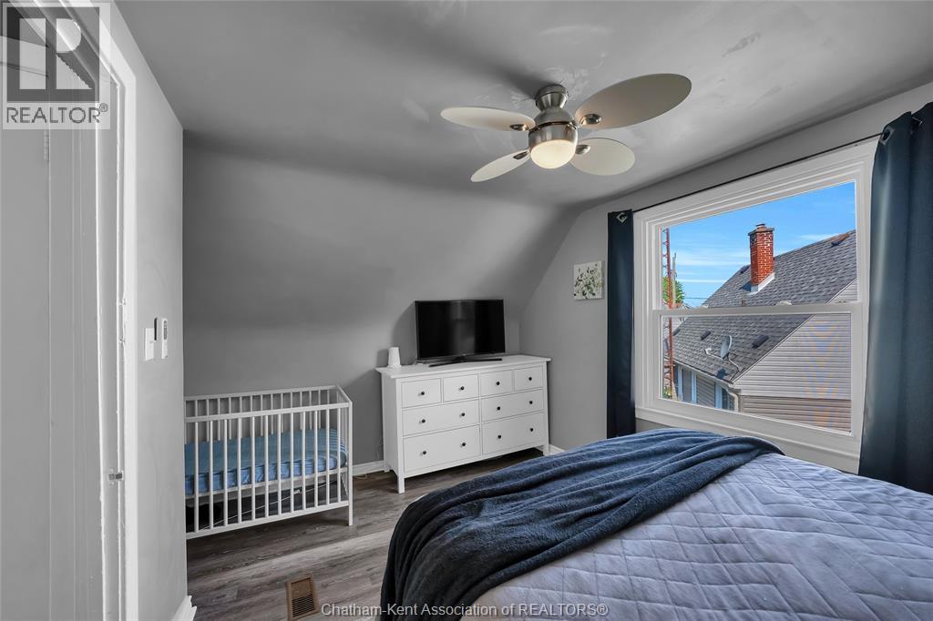Photo 37 of 98 Mcguigan Avenue, Chatham ON