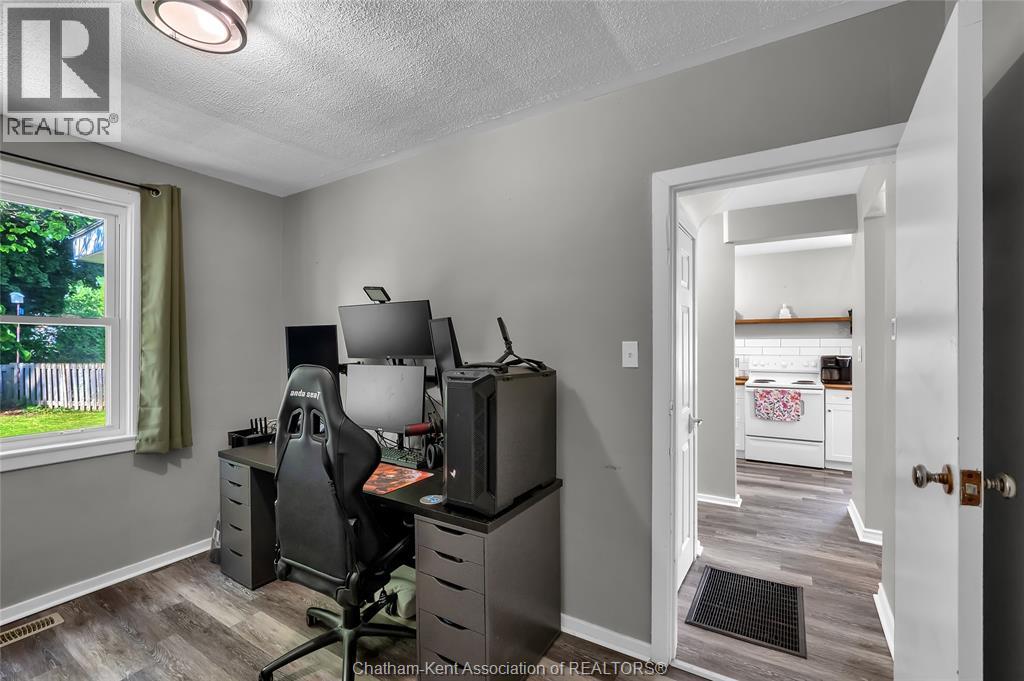 Photo 30 of 98 Mcguigan Avenue, Chatham ON