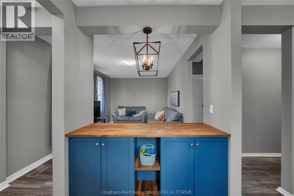 Photo 17 of 98 Mcguigan Avenue, Chatham ON