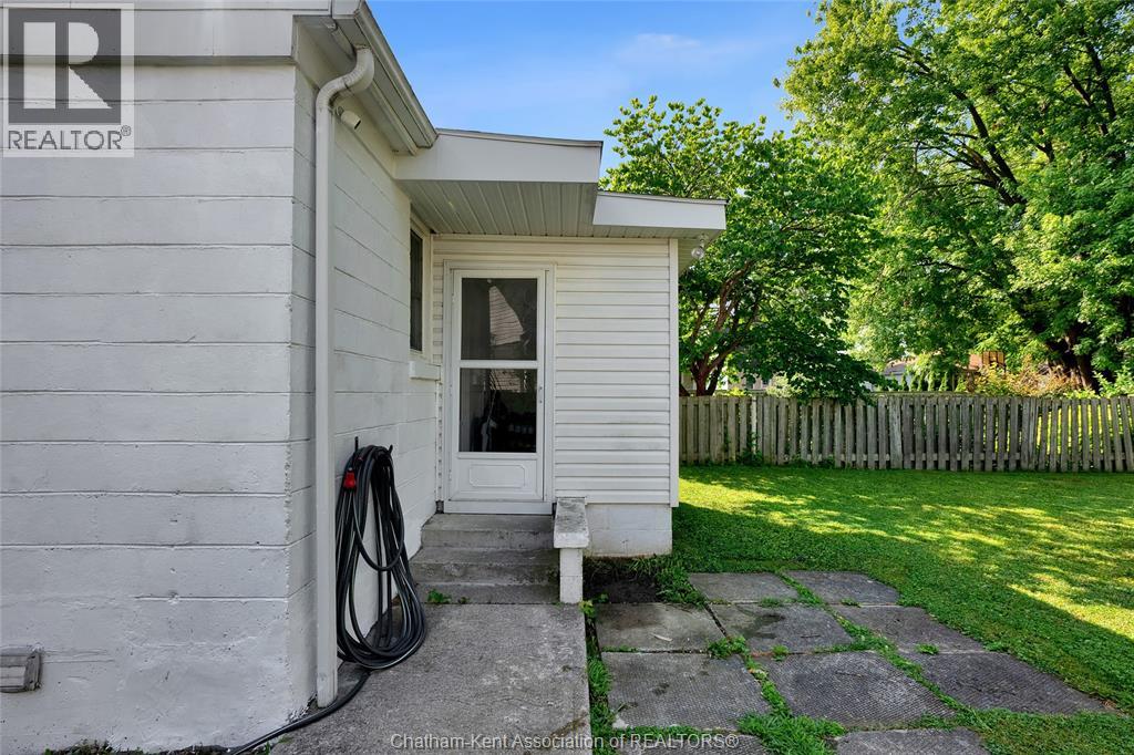 Photo 12 of 98 Mcguigan Avenue, Chatham ON