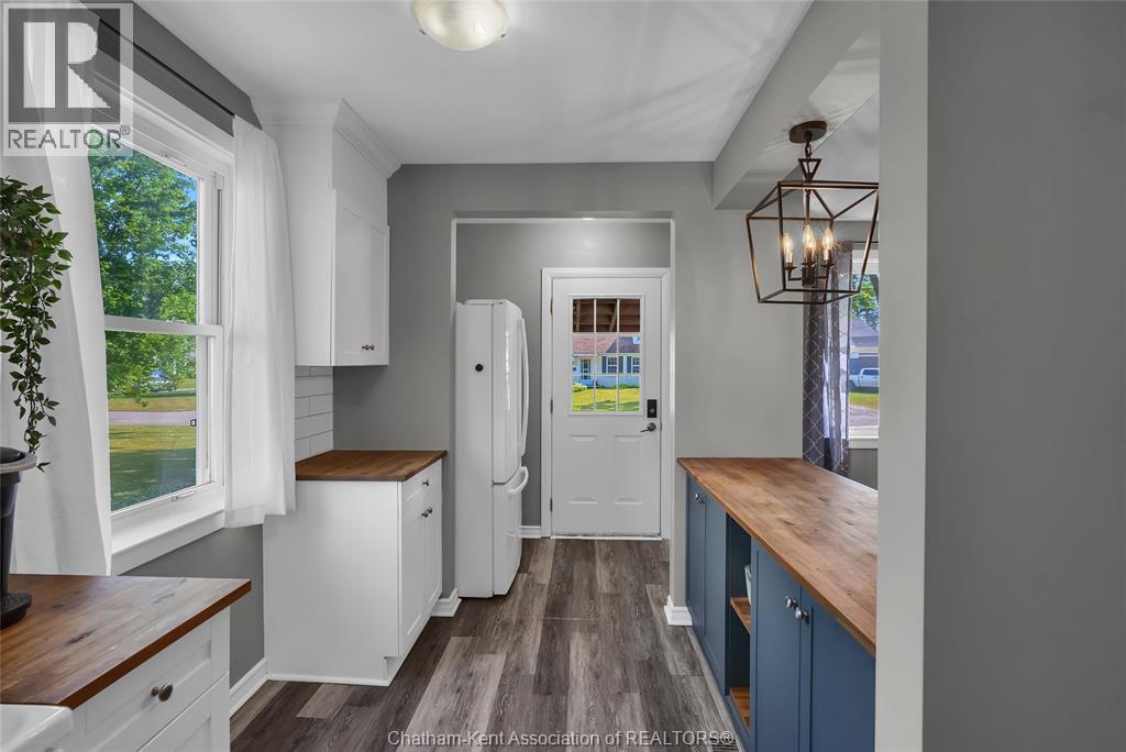 Photo 14 of 98 Mcguigan Avenue, Chatham ON
