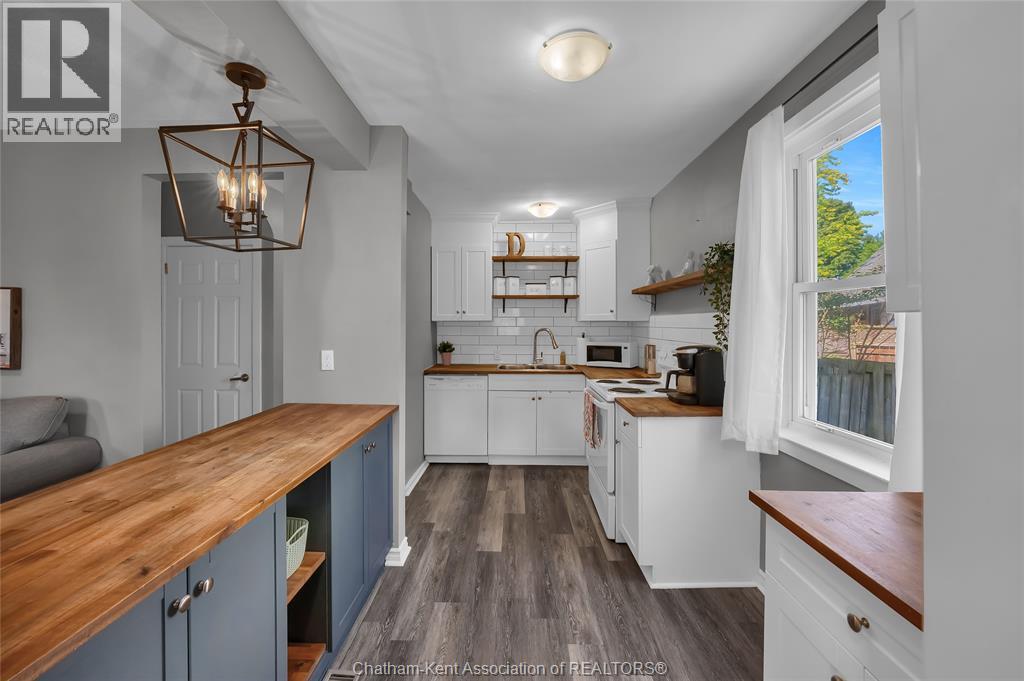 Photo 16 of 98 Mcguigan Avenue, Chatham ON