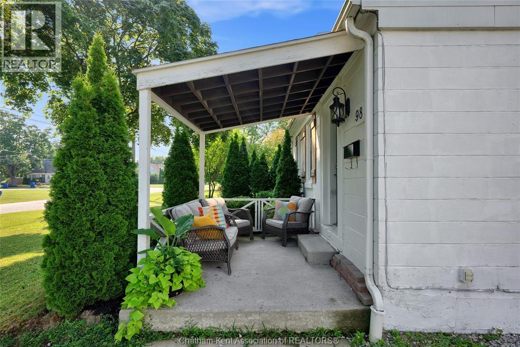 Photo 8 of 98 Mcguigan Avenue, Chatham ON