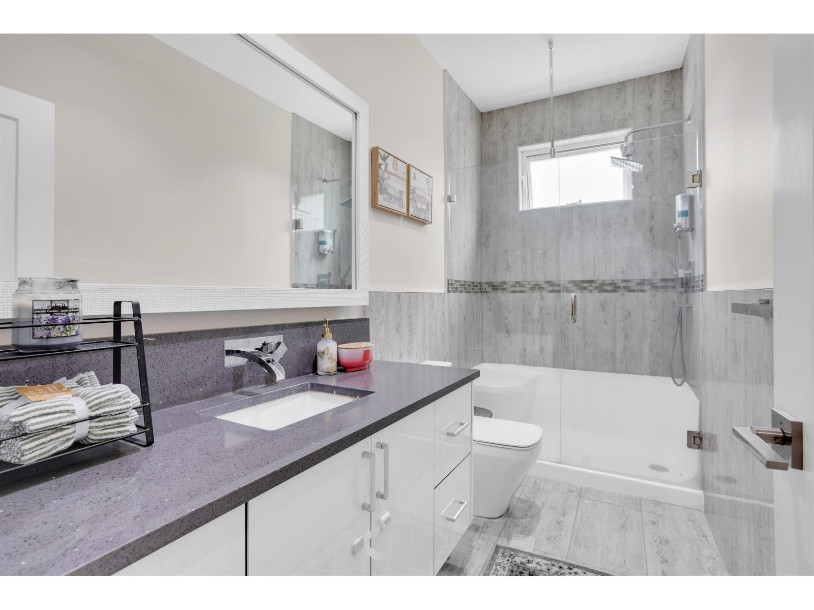 958 KEIL STREET, White Rock