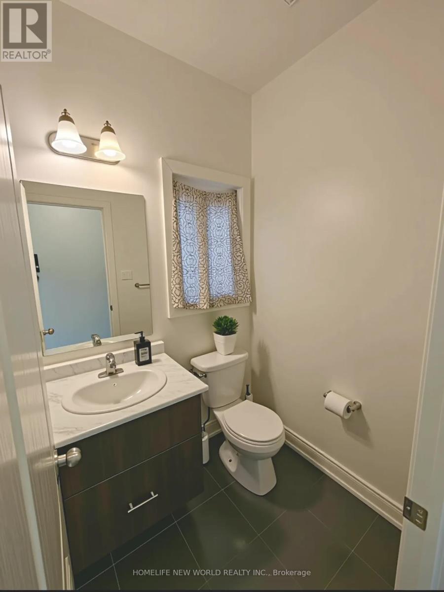 Photo 2 of 14 Temple Manor Road, Brampton ON