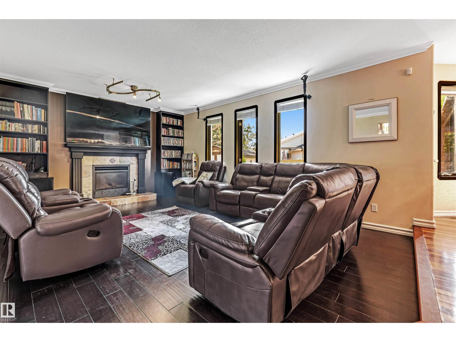 Photo 54 of 4318 46 St Nw, Edmonton AB