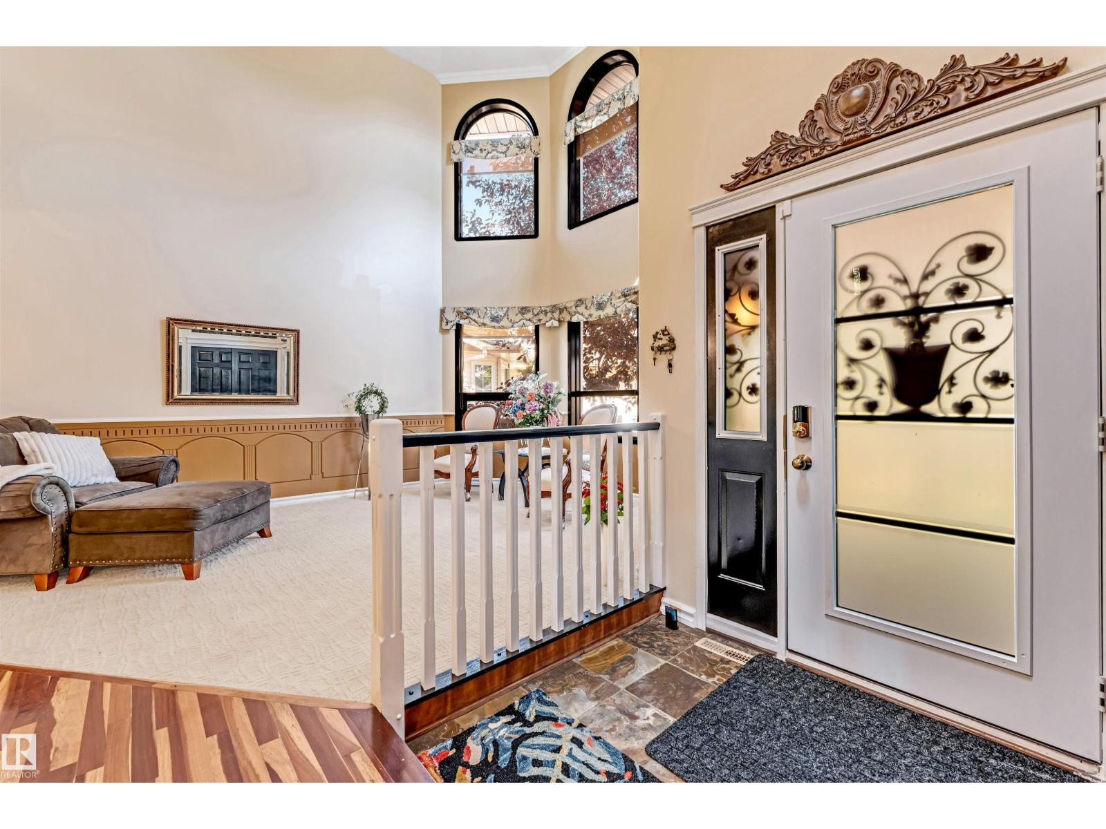 Photo 18 of 4318 46 St Nw, Edmonton AB