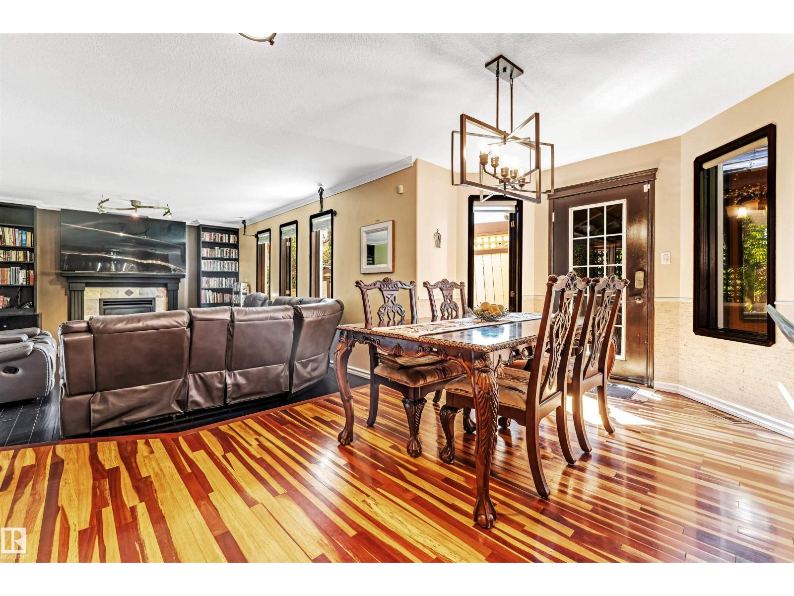 Photo 6 of 4318 46 St Nw, Edmonton AB