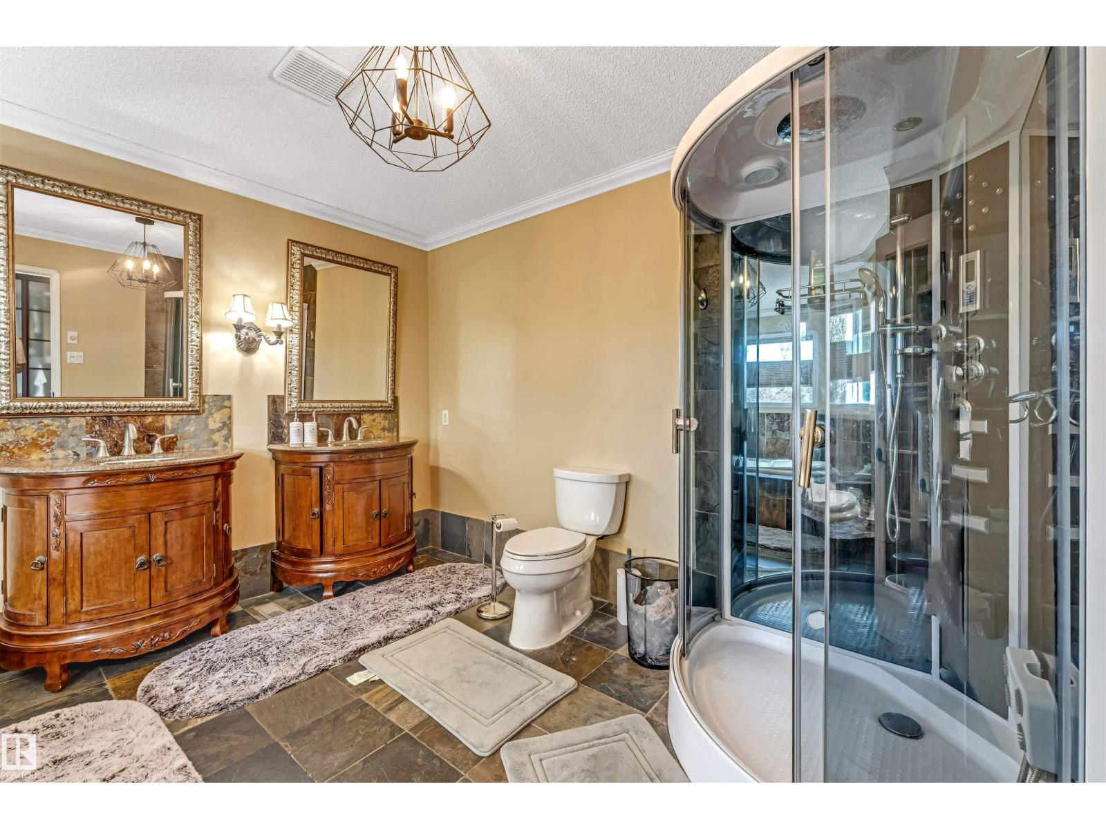 Photo 10 of 4318 46 St Nw, Edmonton AB