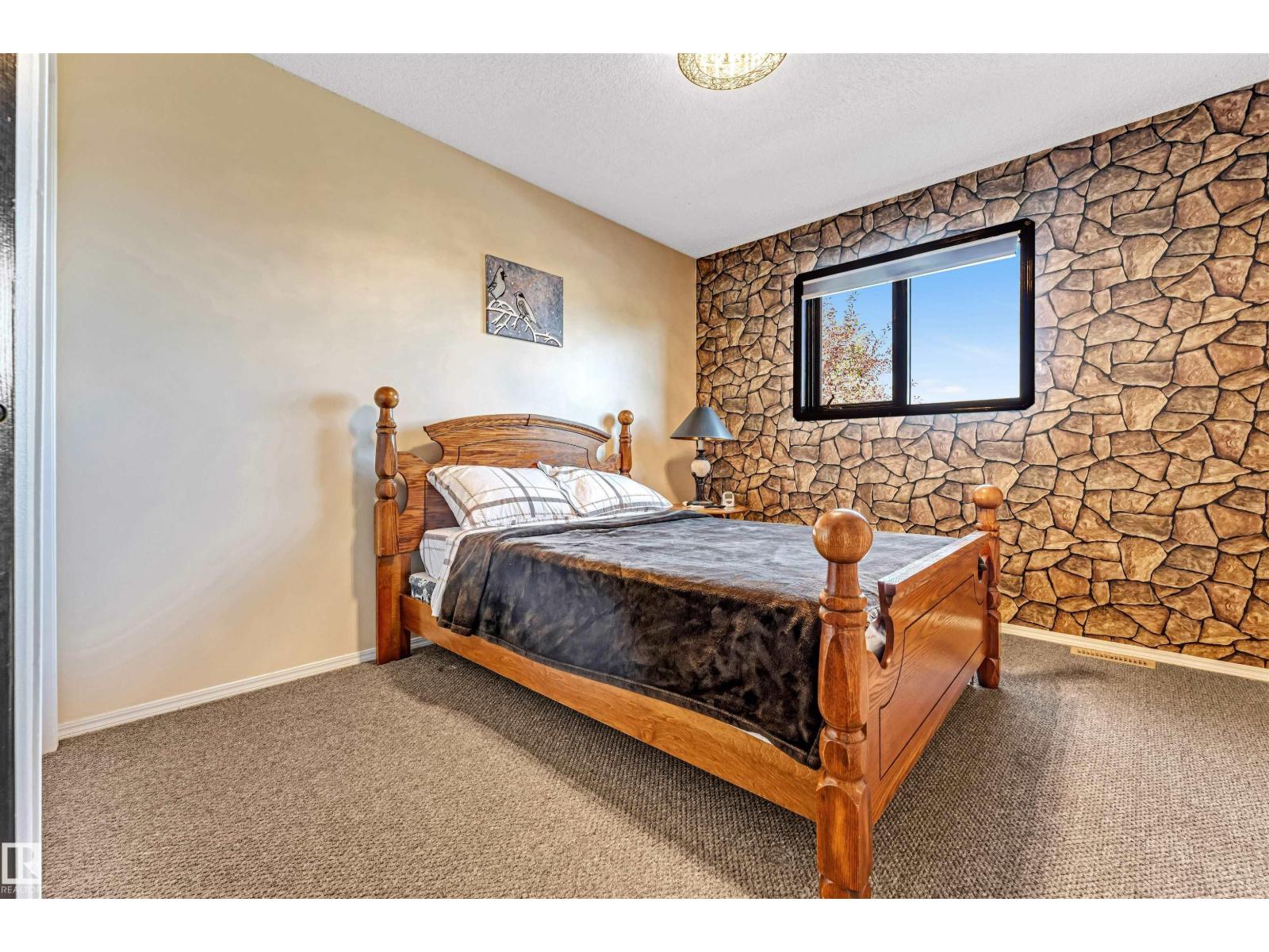 Photo 16 of 4318 46 St Nw, Edmonton AB