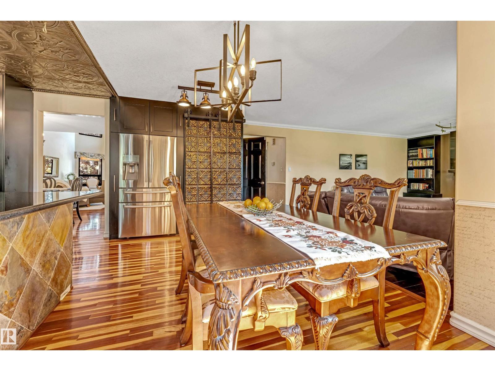 Photo 14 of 4318 46 St Nw, Edmonton AB