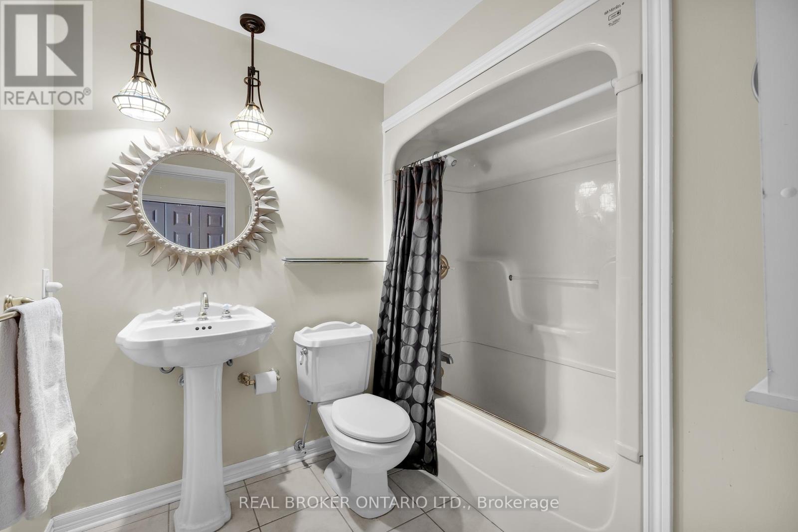 Photo 14 of 164 Baillie Avenue, Ottawa ON