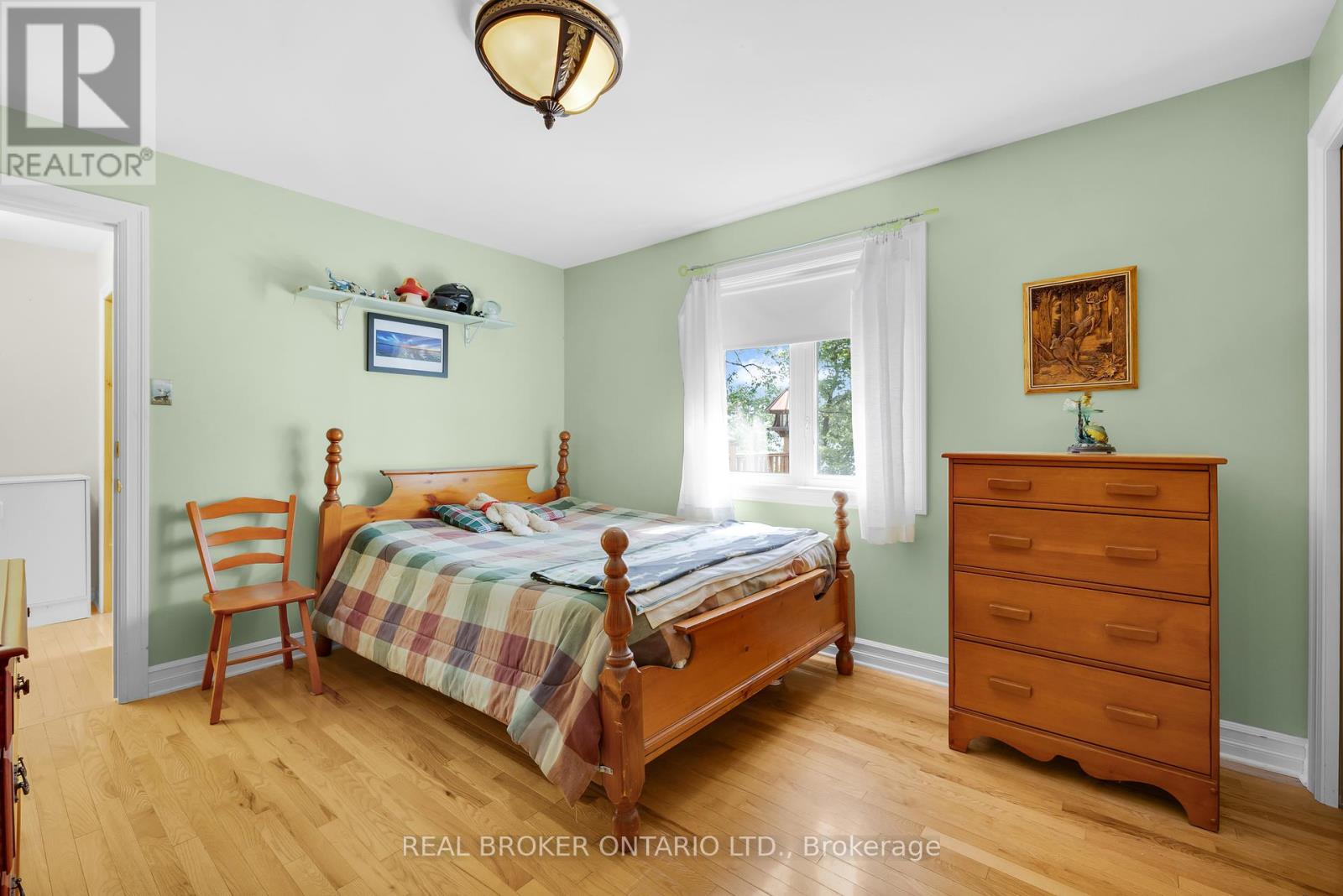 Photo 15 of 164 Baillie Avenue, Ottawa ON