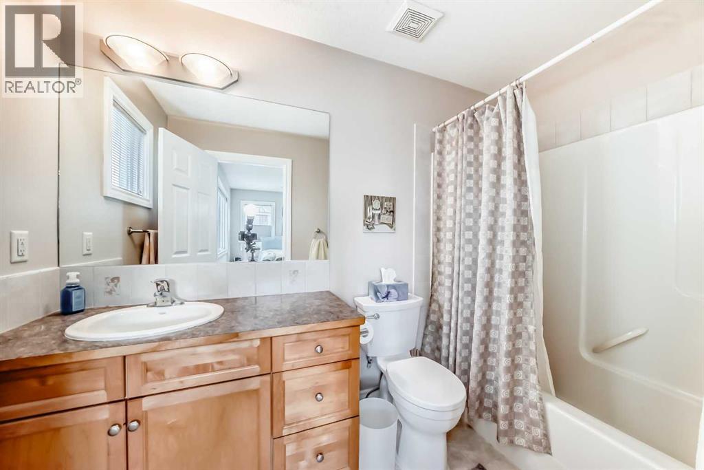 Single Family House 4 Level for Sale in  Dover Mews SE Dover Calgary 