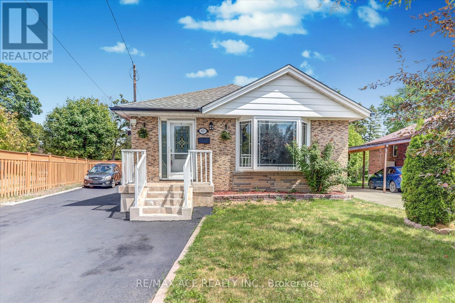 Photo 1 of 63 Lynvalley Crescent, Toronto ON